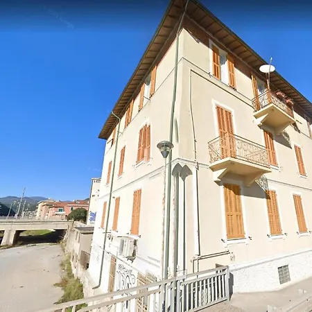 Casa Vacanze Mazzini Finale Ligure Exterior photo
